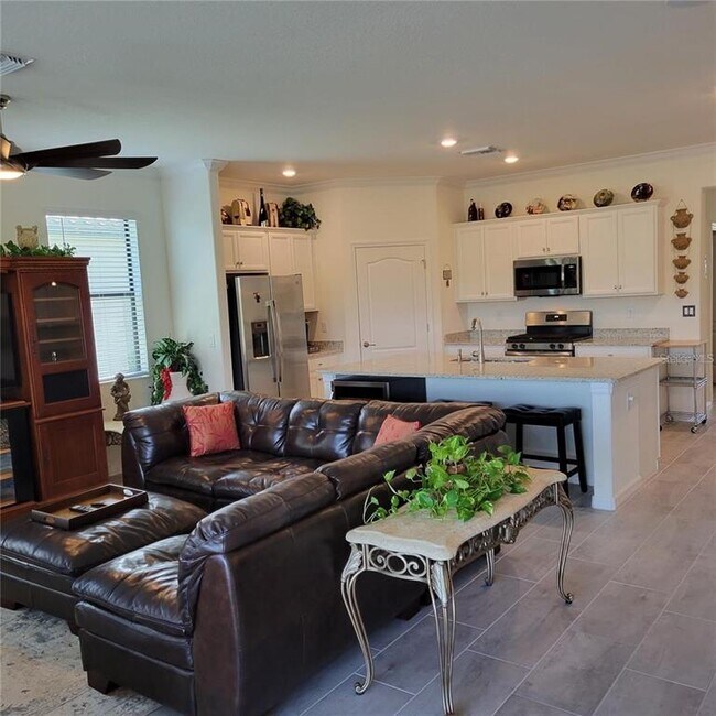 Building Photo - 17335 Blue Rdg Pl