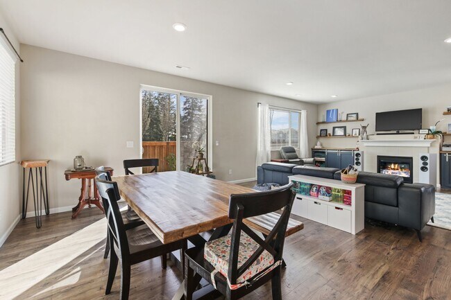 Building Photo - MOVE IN READY NOW! Meridian Campus home available! Beautiful 4 bedrooms 2.5 baths. Easy JBLM comm...