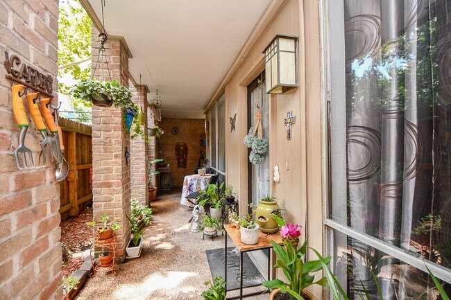 Building Photo - 4635 Wild Indigo St