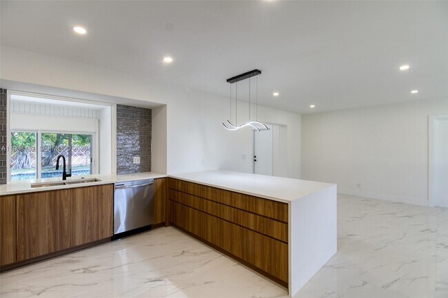 Building Photo - 4308 Adams St