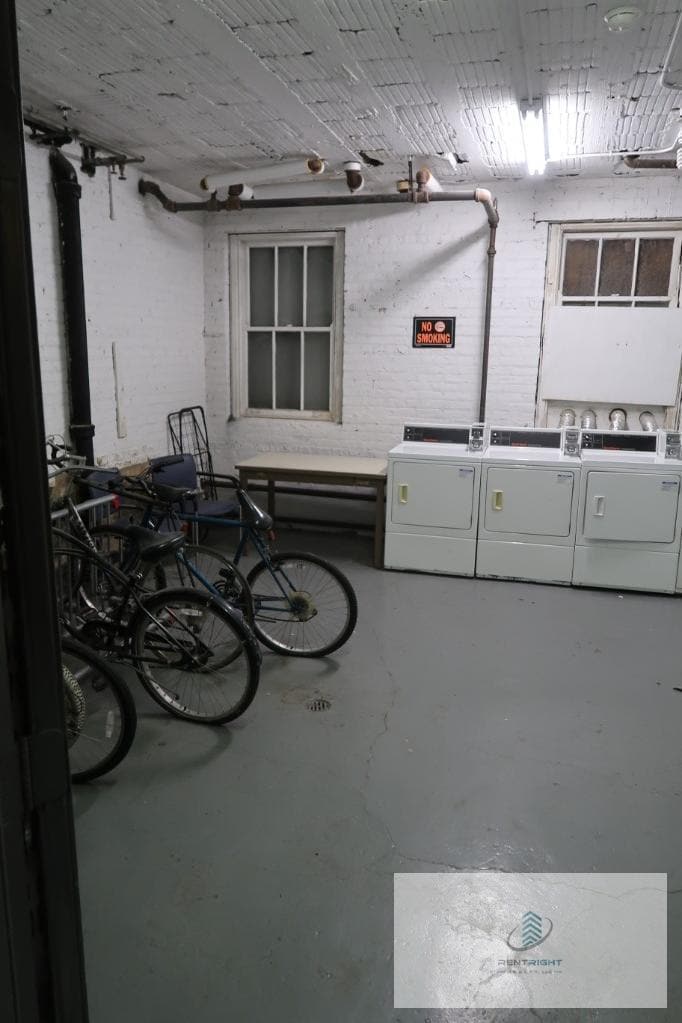 Building Photo - 1712 W Albion Ave