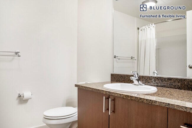 Building Photo - 10351 NE 10th St