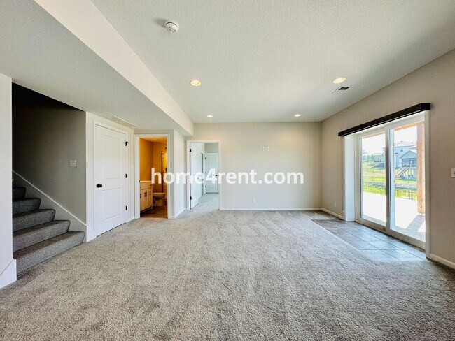 Building Photo - Exceptional Olathe Home in the Cedar Creek Subdivision w/ Wood Floors and a Finished Basment!