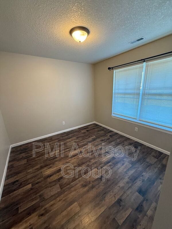 Building Photo - 2713 SE Taurus Ct