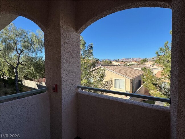 Building Photo - 401 Amber Pine St