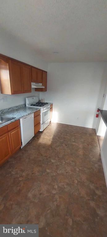 Building Photo - 9 Cottage Gate Rd