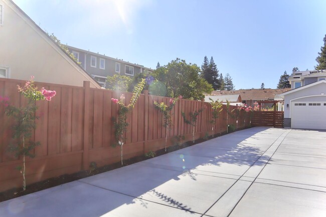 Building Photo - OPEN HOUSE SATURDAY OCT 19th FROM 1 - 3 PM...