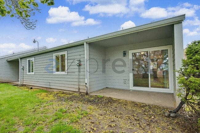 Building Photo - 2742 SE 138th Ave