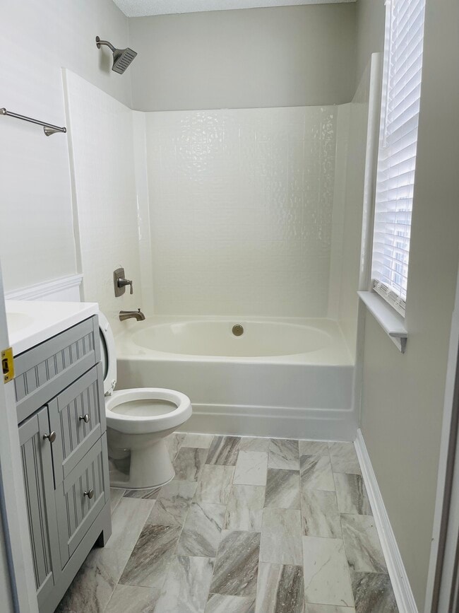 Building Photo - 3029 Salmon River Dr