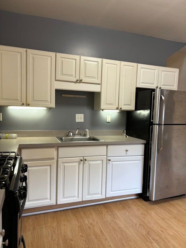 Building Photo - New 2 bedroomSouth Side House