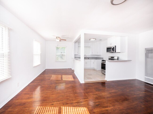 Interior Photo - 11355 Tiara St
