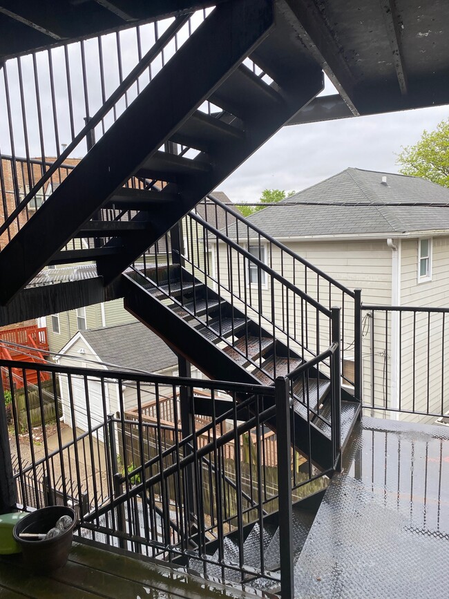 Building Photo - 6424 S Woodlawn Ave