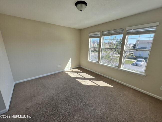Building Photo - 3821 Aubrey Ln