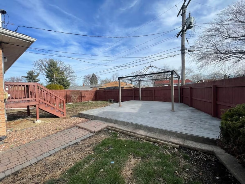 Building Photo - 733 Campbell Ave