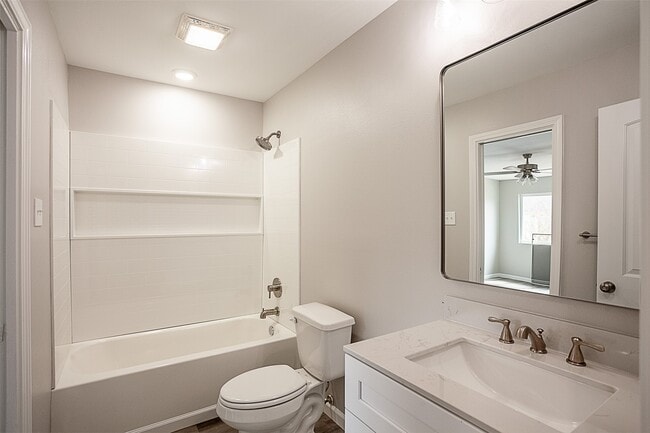 Building Photo - 972 Park Meadow Dr