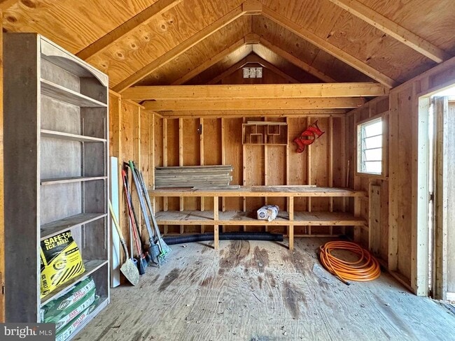 Building Photo - 401 Butternut Ct