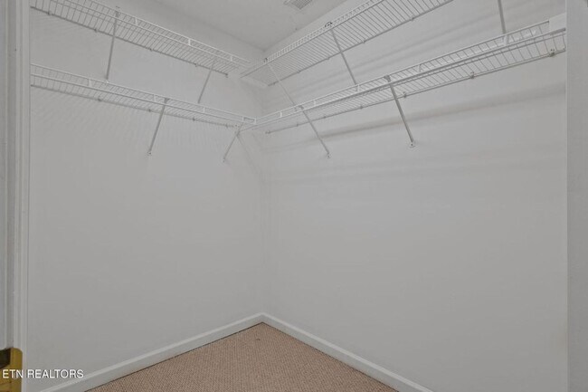 Building Photo - Beautiful End-Unit Condo – Move-In Ready!