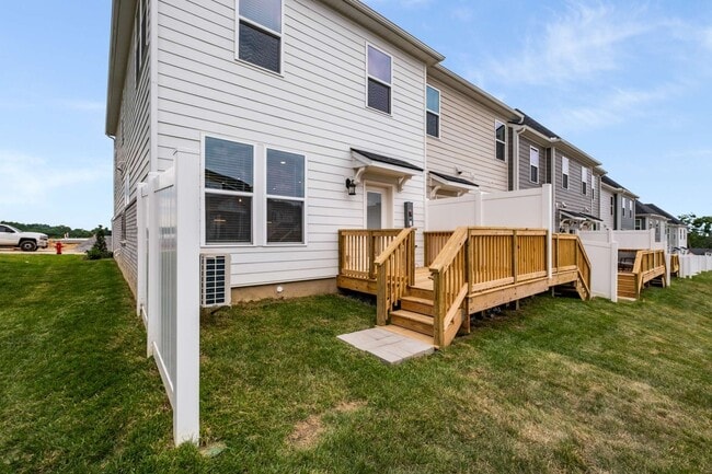 Building Photo - 5339 Bellflower Hls