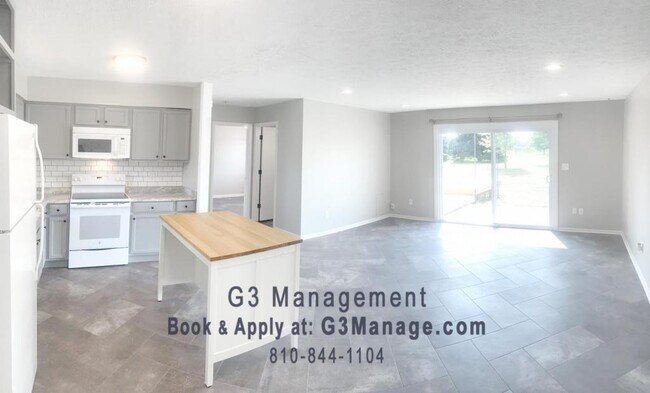 Building Photo - 570 E Marr Rd