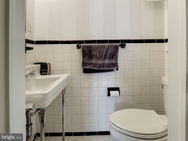 Building Photo - 2242 46th St NW