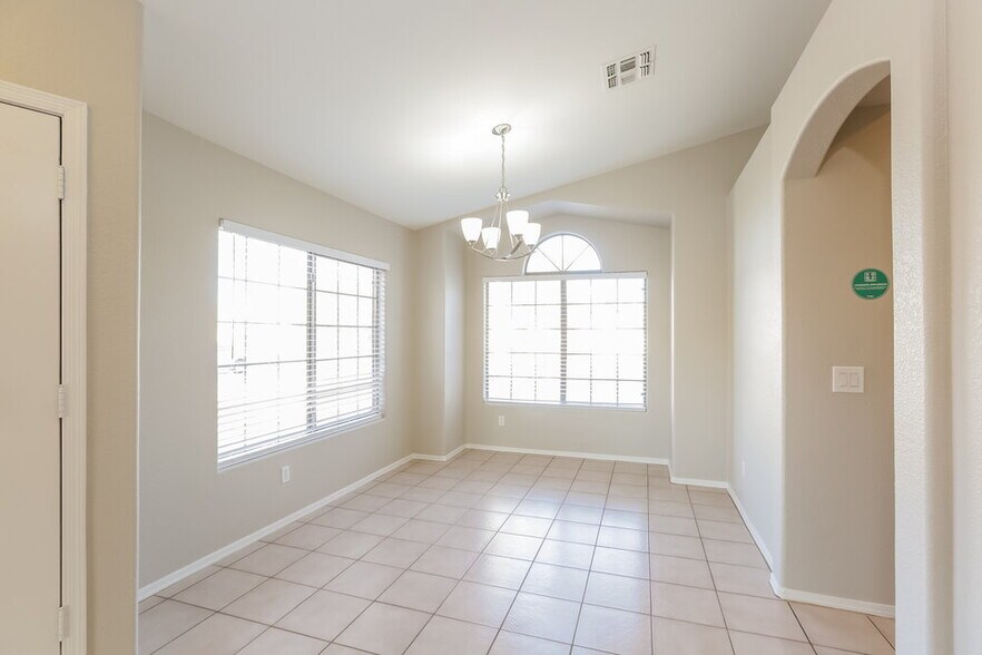 Building Photo - 13177 W Desert Ln