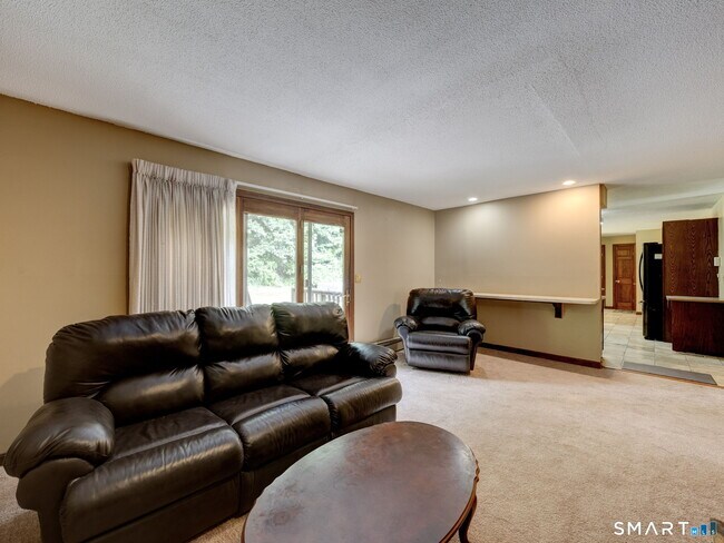 Building Photo - 522 Springfield Rd