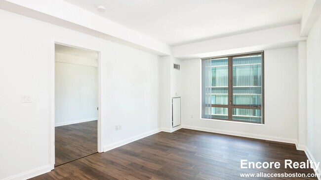 Building Photo - 285 Third St. Unit 121