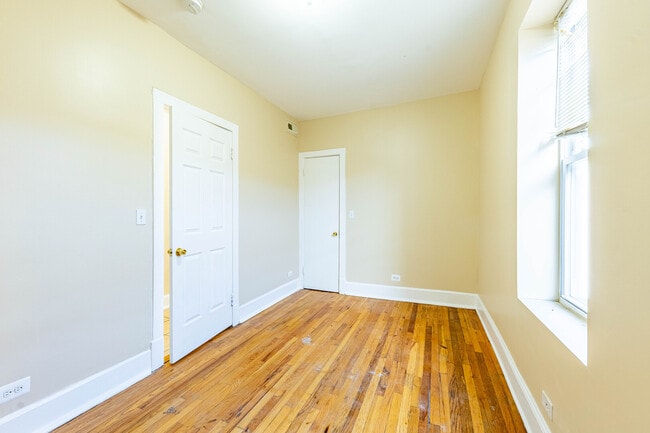 Building Photo - 1105 S Richmond St