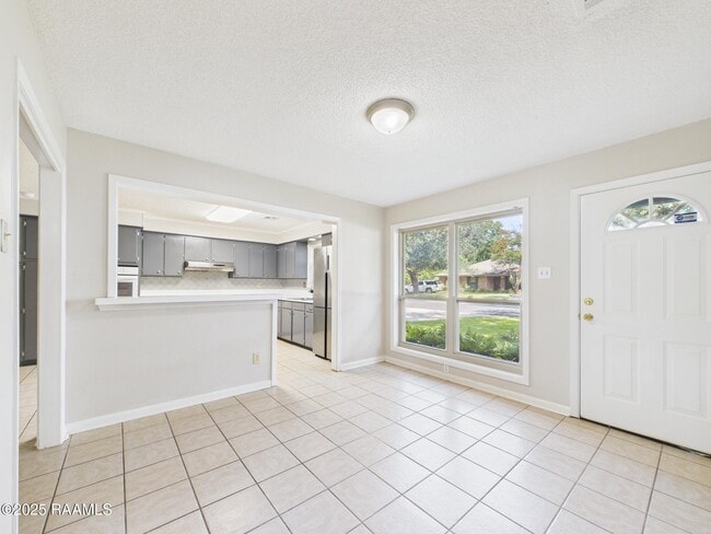 Building Photo - 200 Claymore Dr
