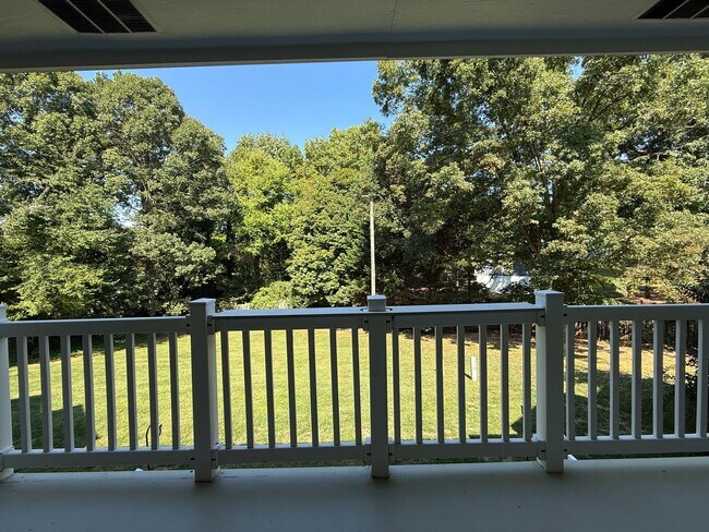 Building Photo - Spacious Two Bedroom, 2nd Floor Condo with...