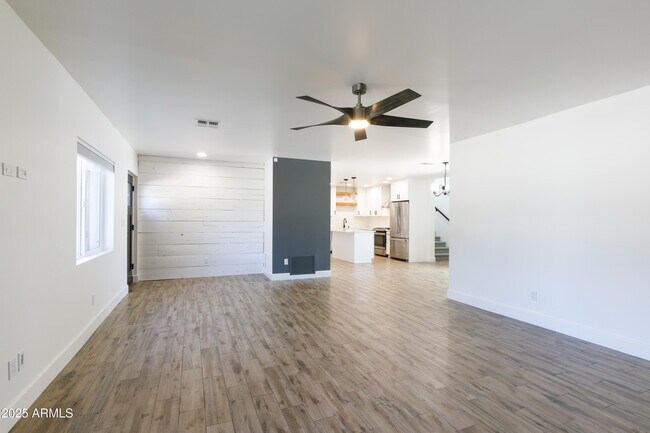 Building Photo - 4427 E Turney Ave