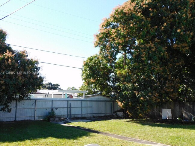 Building Photo - 846 W 31st St