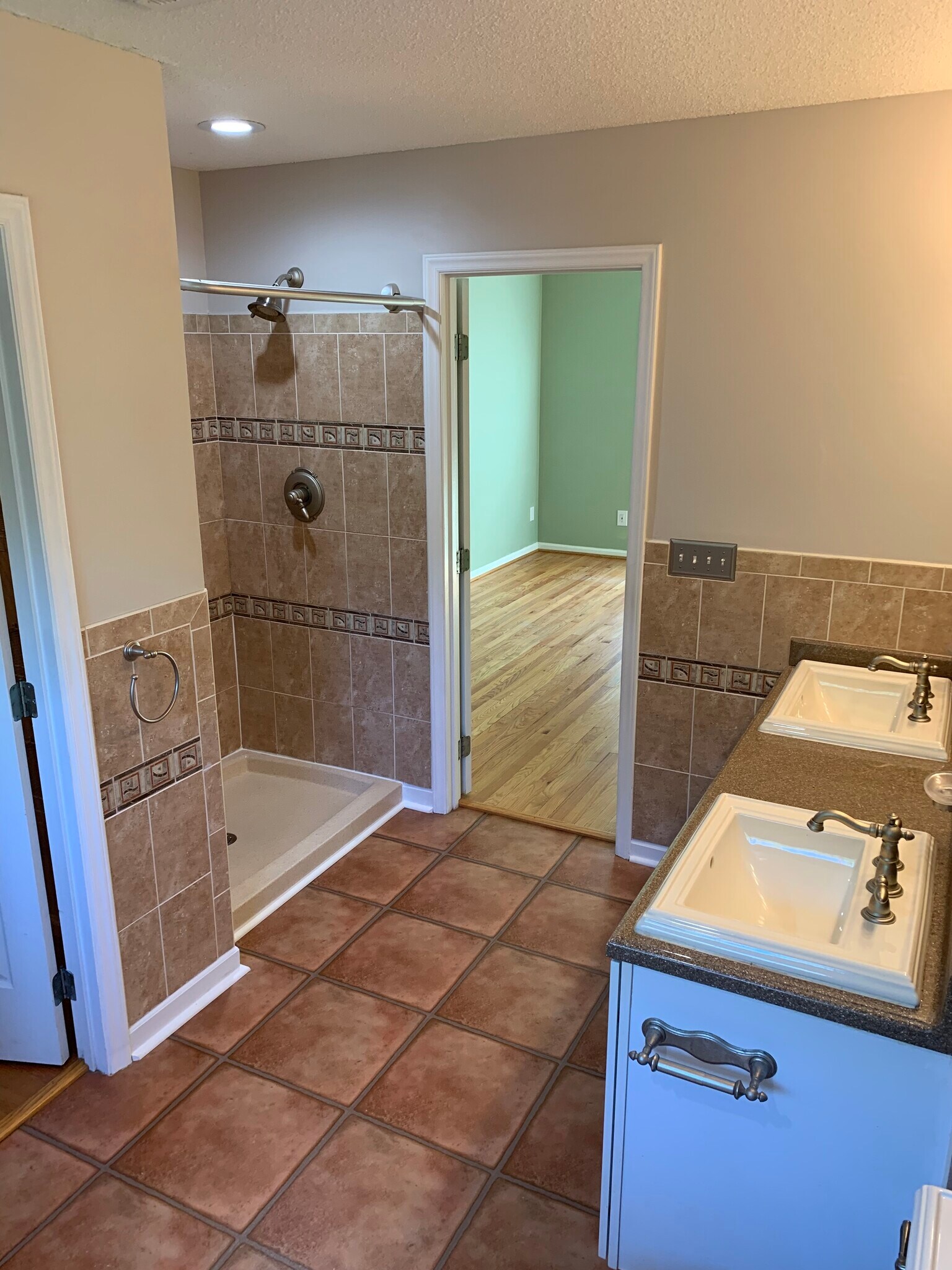 master bath - 5420 Phillipsburg Dr