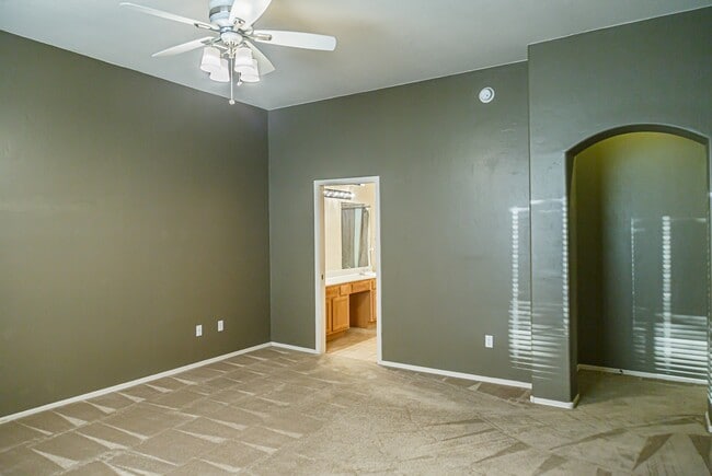Building Photo - 7561 E Truces Pl