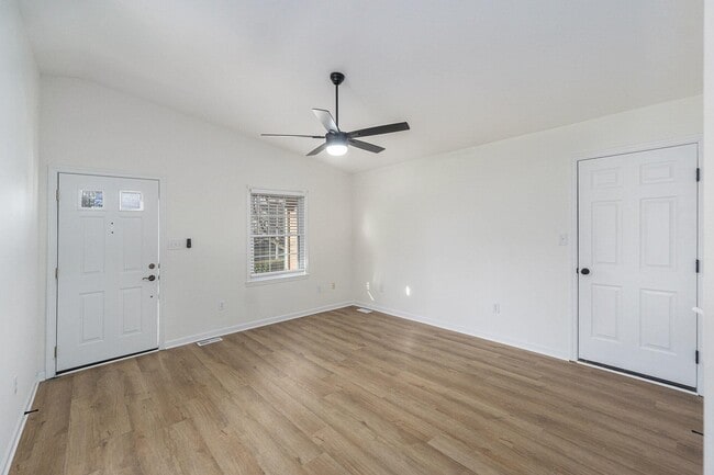 Building Photo - 3126 Arrowhead Dr