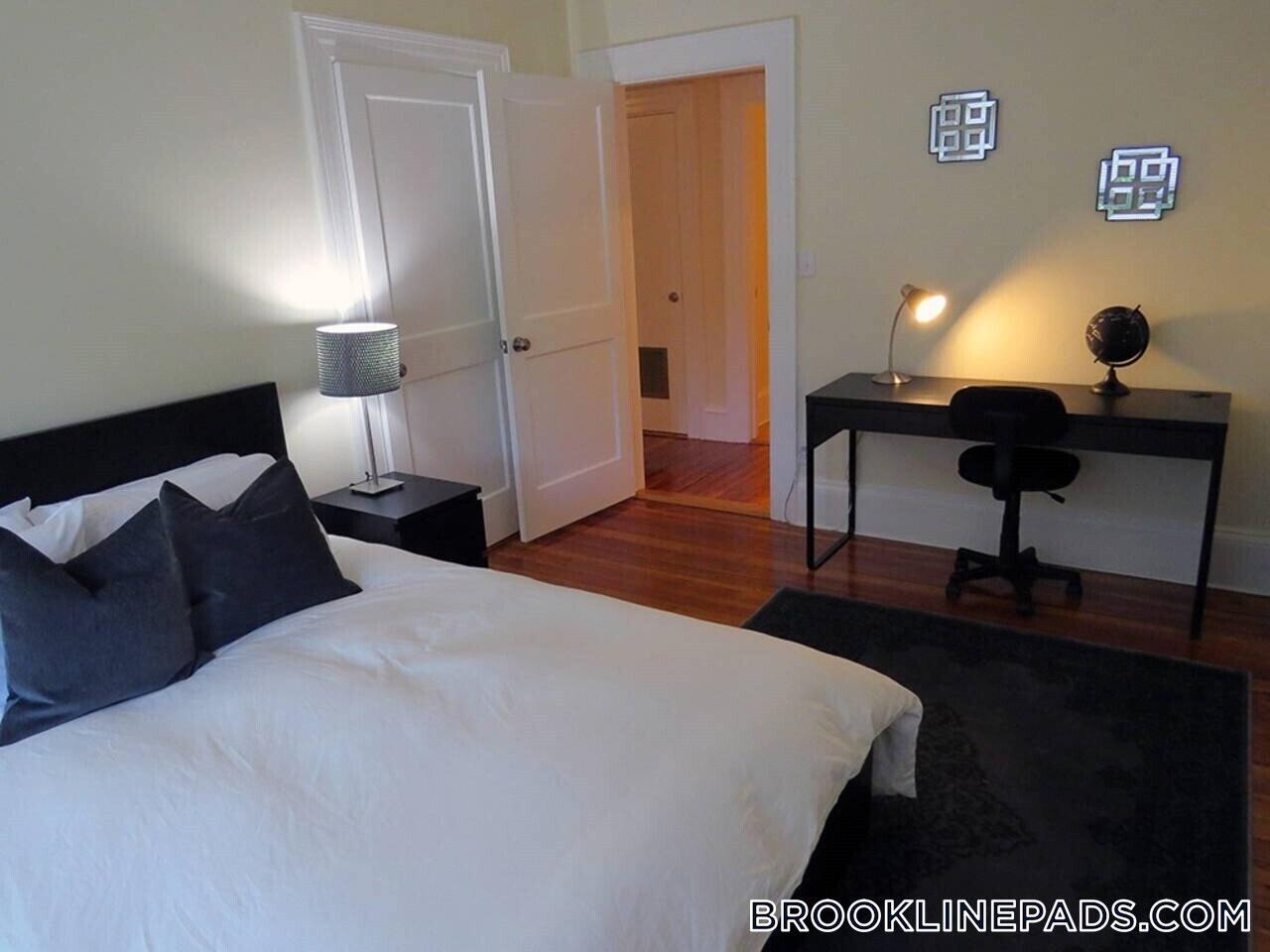 Building Photo - 1463 Beacon St