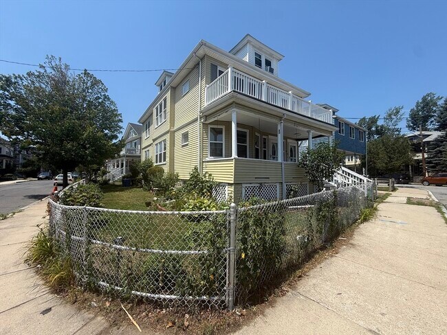 Building Photo - 39 Dunbar Ave
