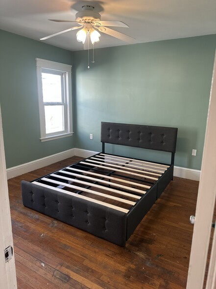 Building Photo - 125 Garland St