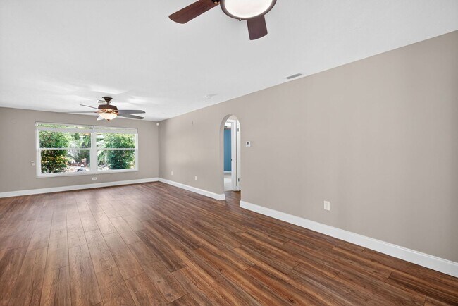 Building Photo - SFH  North Fort Myers 4419