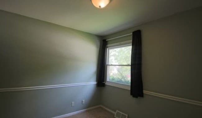 Building Photo - 448 N Grandview Blvd