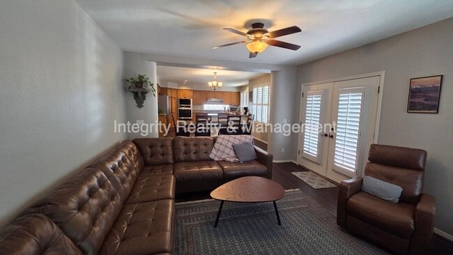 Building Photo - 3425 White Oak Ln