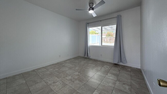 Building Photo - 228 Janan Ct