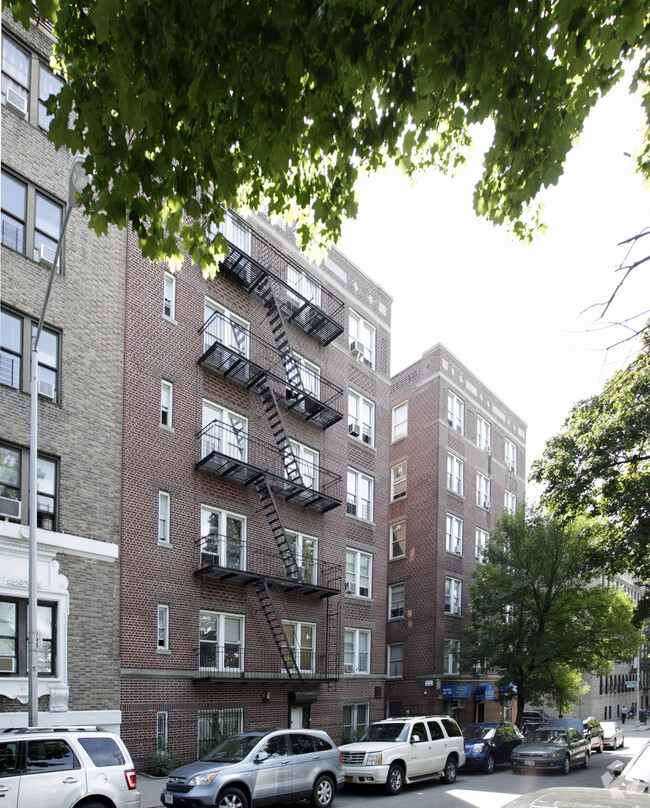 Building Photo - 55 East Mosholu Parkway North