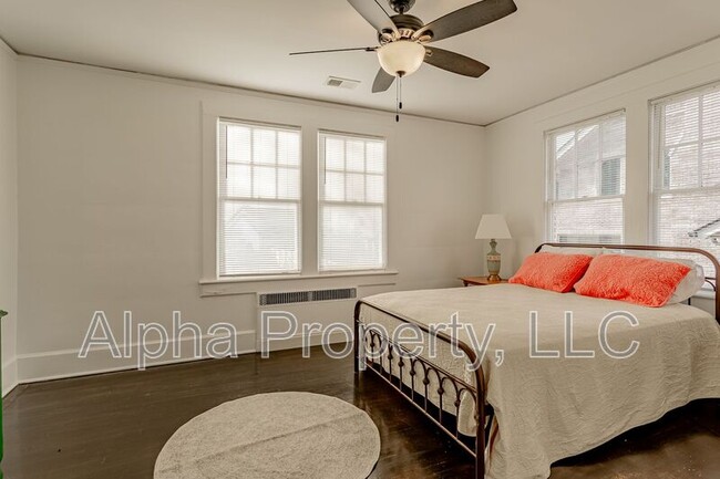 Building Photo - 710 Augusta St