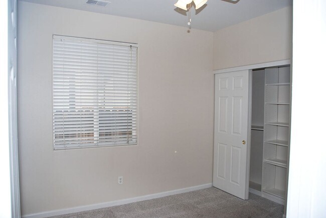 Building Photo - Rancho Bravo Single Story 4 BR/2 Bath/2 Car Garage in South Reno