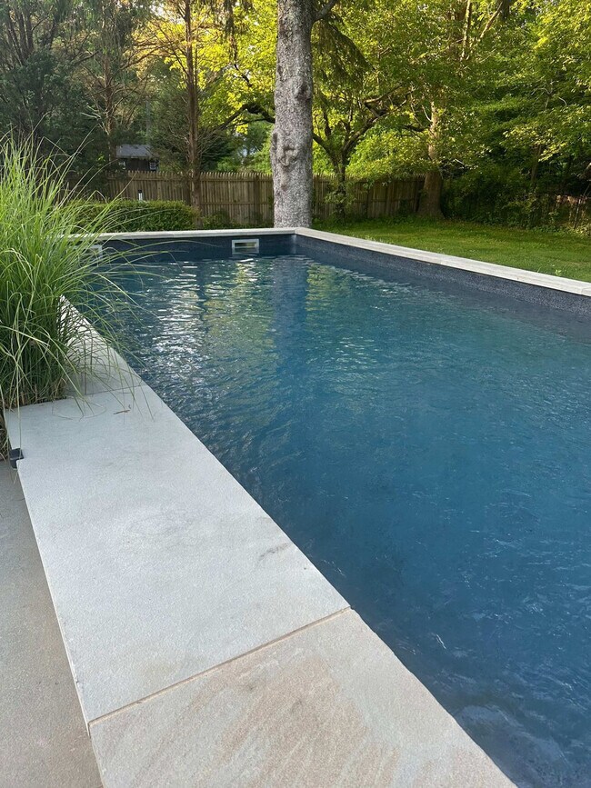 Building Photo - 14 Millstone Dr