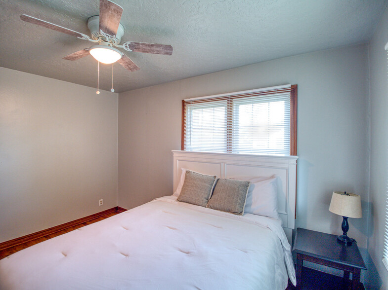 Bedroom1 - 1122 Fay Ave