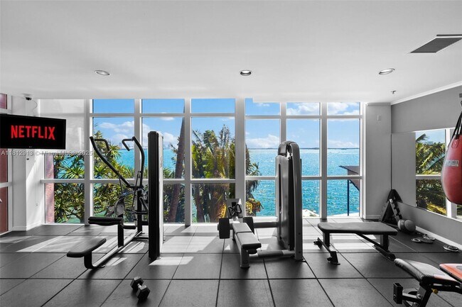 Building Photo - 1155 Brickell Bay Dr