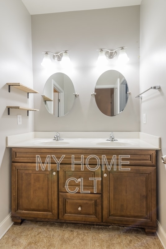 Building Photo - 8513 Loxton Cir