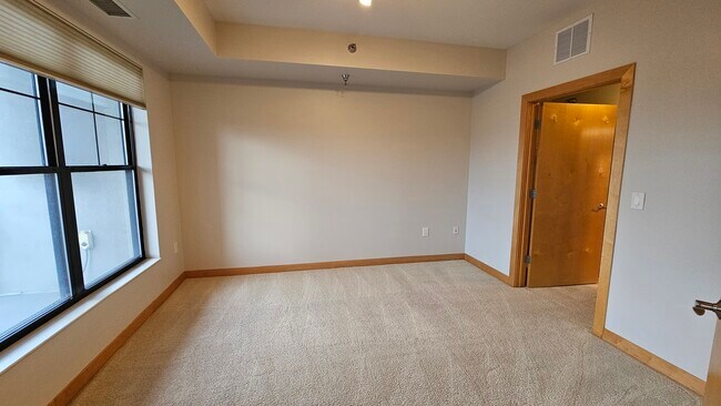 Building Photo - 317 Groveland Ave